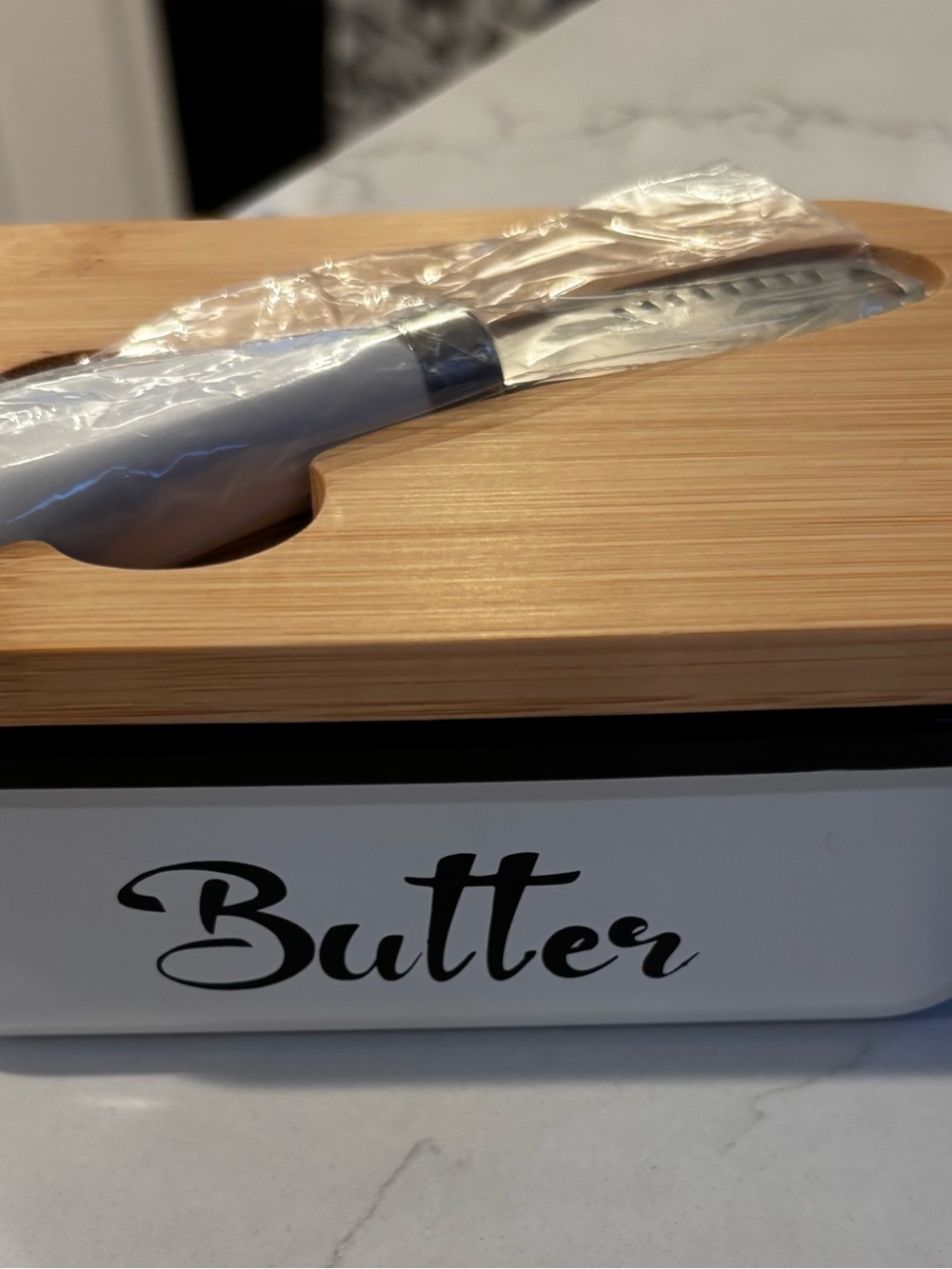 Butter Dish with wooden  Lid and Stainless Spreader - White